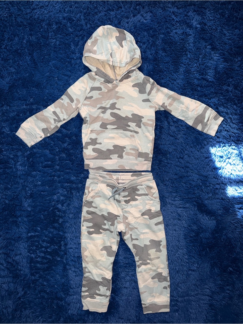Kids Camo Hoodie & Joggers Set - Gray and Cream 5T